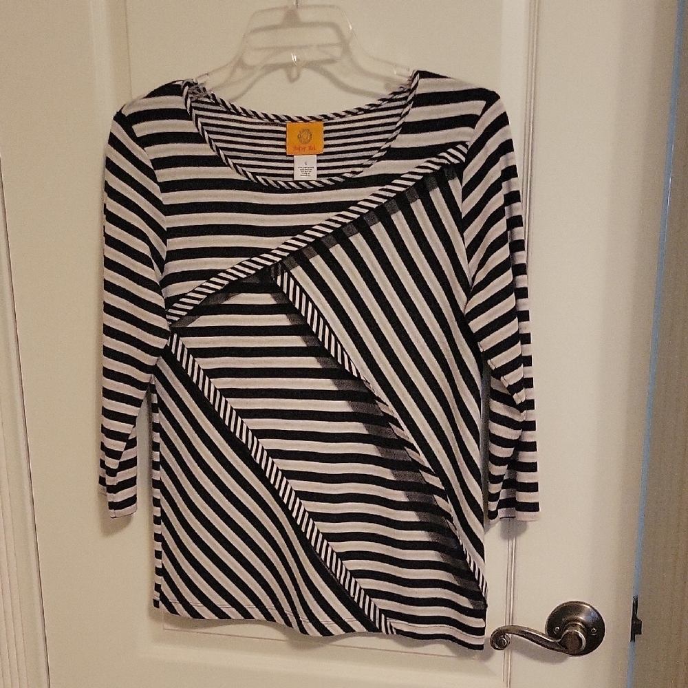 Ruby Rd. Black and White Asymmetrical 3/4 Sleeve Blouse